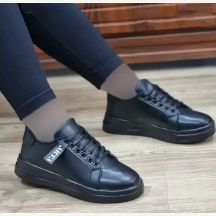 کفش کتونی اسپرت زنانه چرم مصنوعی مشکی و سفید سایز 37 تا 40